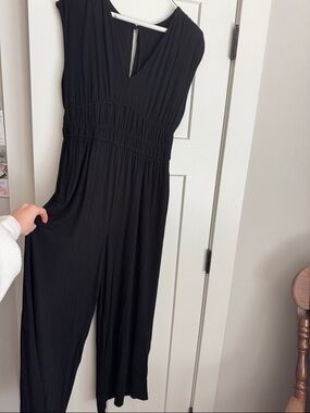 Old Navy Black Sleeveless V-Neck Jumpsuit